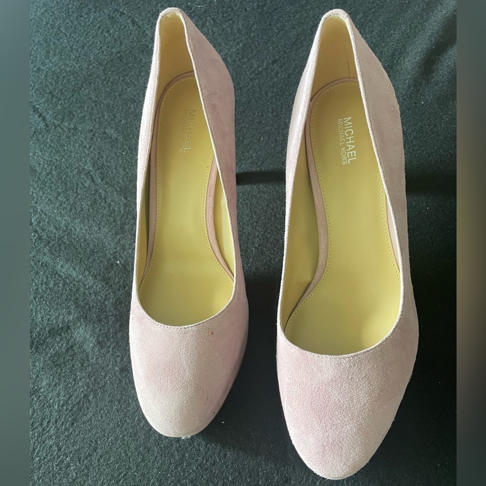 Gorgeous Michael Kors 9.5 heels. Only worn once!! - Picture 2 of 4